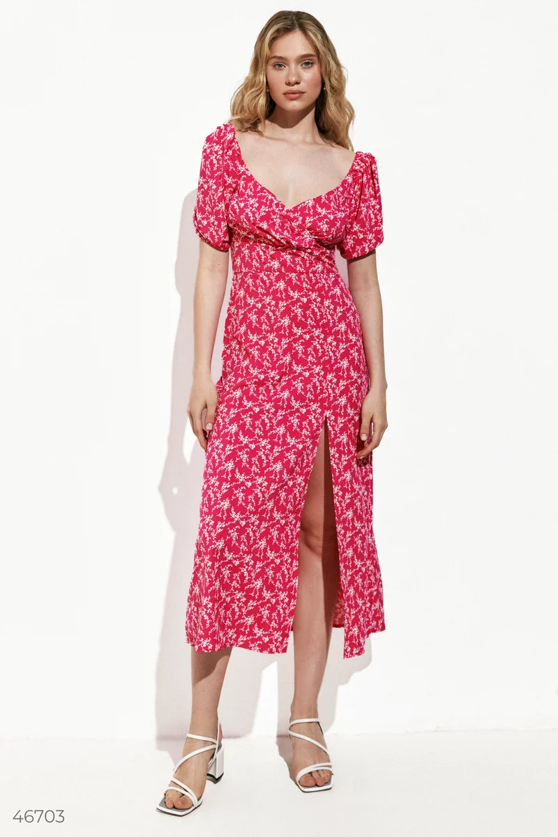 Малиновое платье миди с цветочным принтом фотография 3