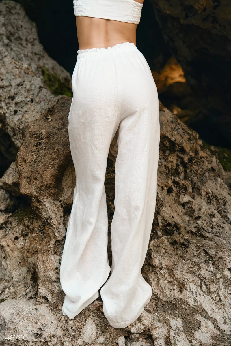 Молочные брюки из натурального льна фотография 5