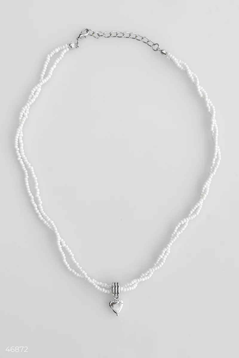 White choker with heart pendant photo 3