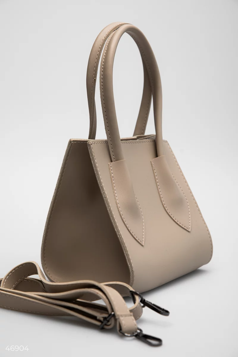 Beige bag made of eco-leather with a removable strap Beige bag made of eco-leather with a removable strap