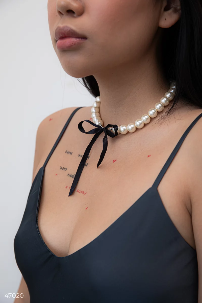 Choker with pearls on a string photo 2