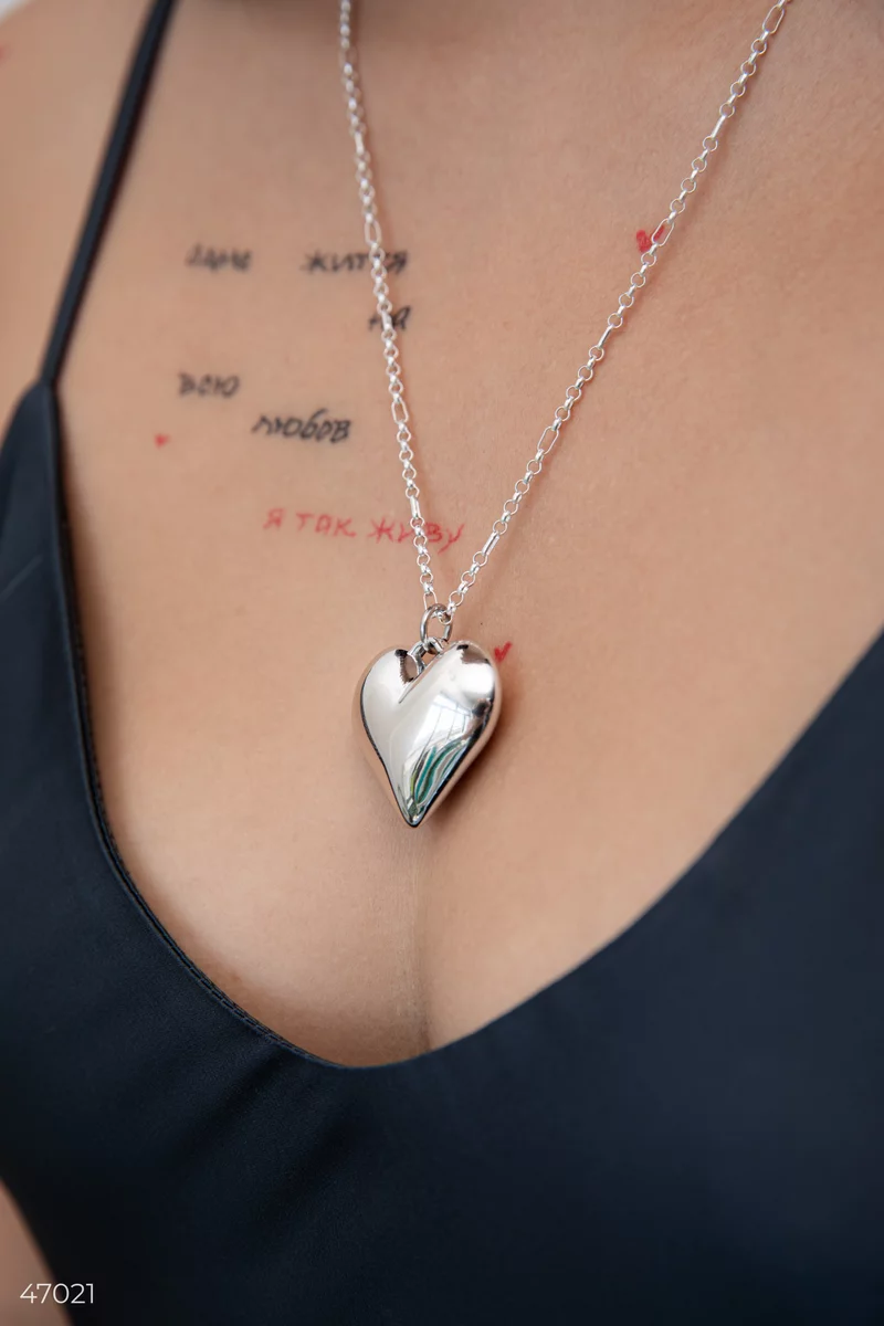 Silver chain with a heart pendant photo 2