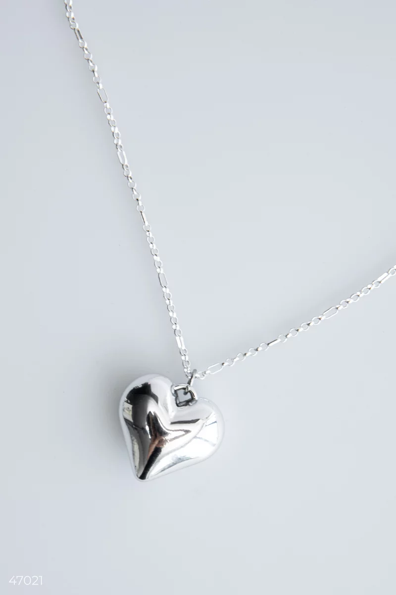 Silver chain with a heart pendant photo 4