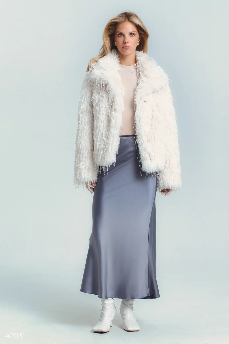 Milk short fur coat with buttons photo 2