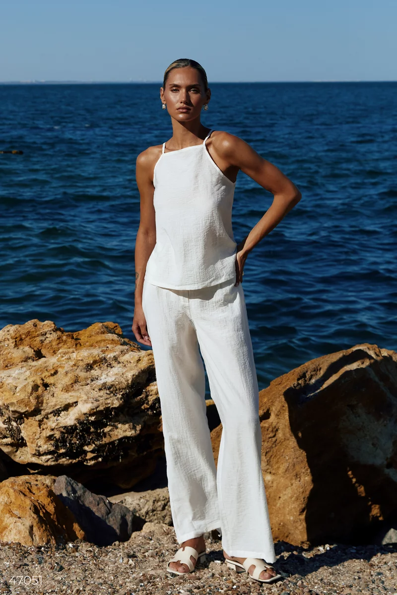 Milk linen suit with top and pants photo 2