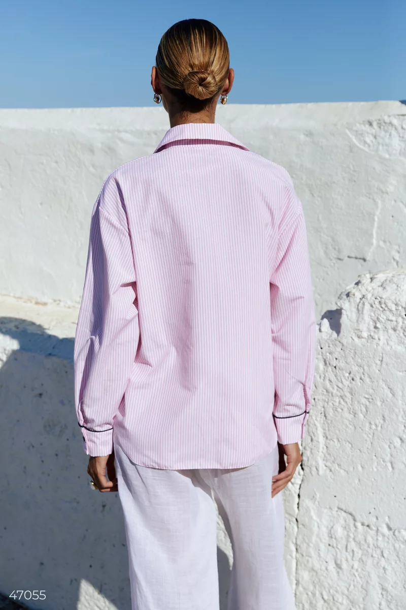 Рубашка оверсайз в розовую полоску фотография 5