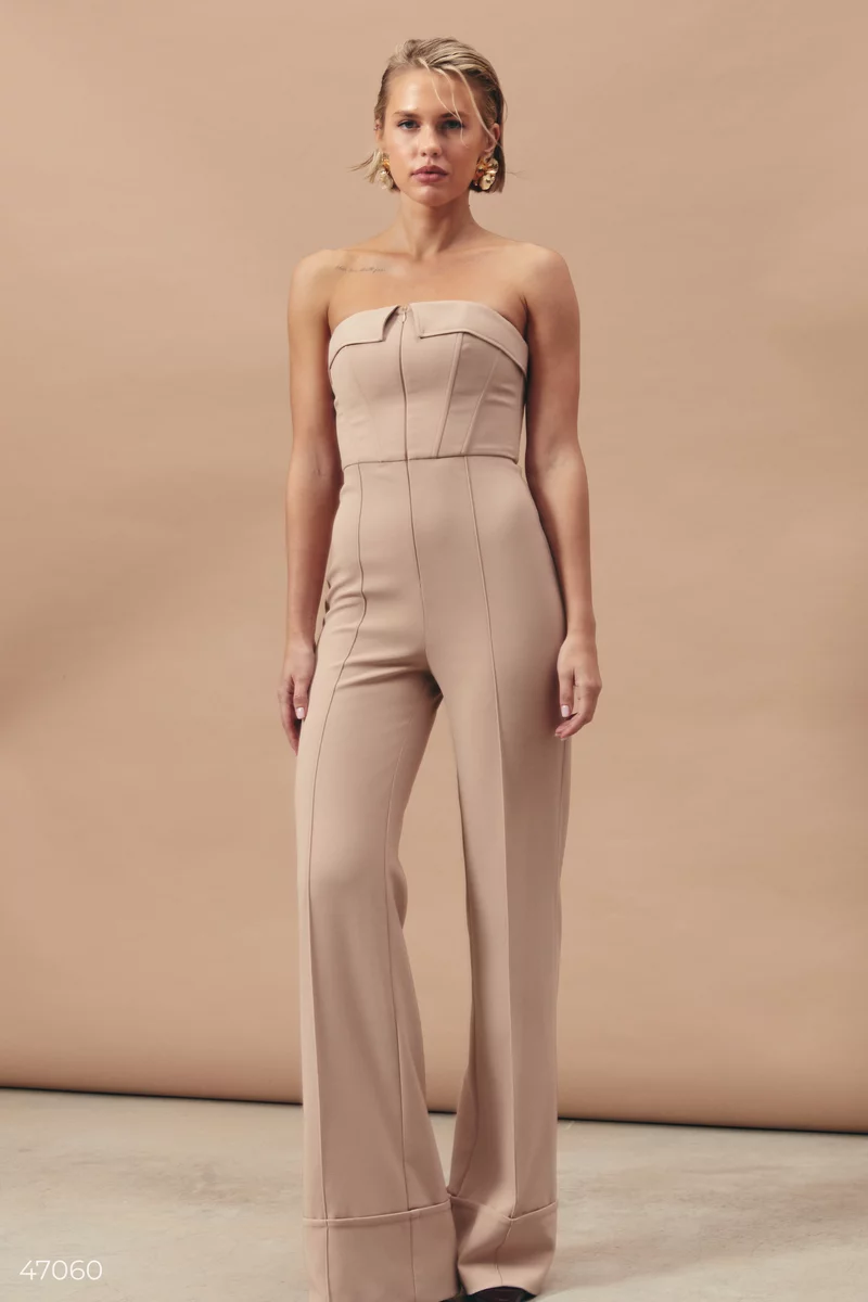 Beige jumpsuit with open shoulders photo 1