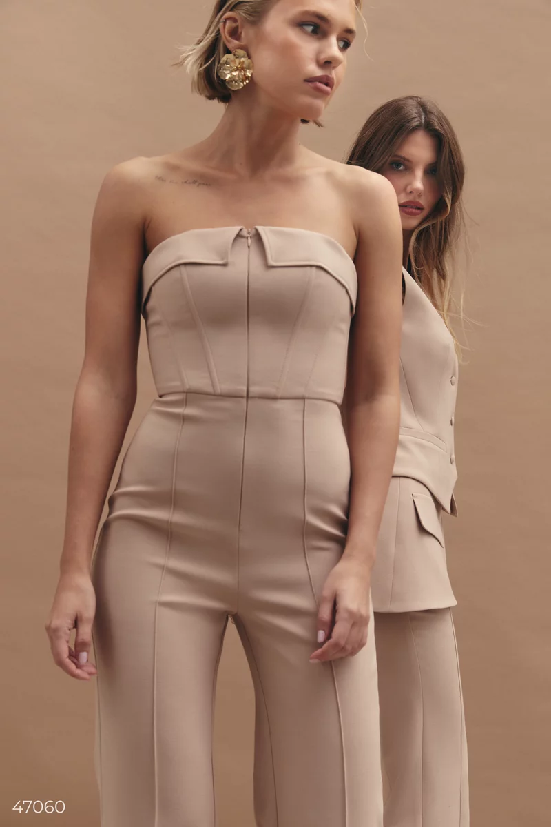 Beige jumpsuit with open shoulders photo 2