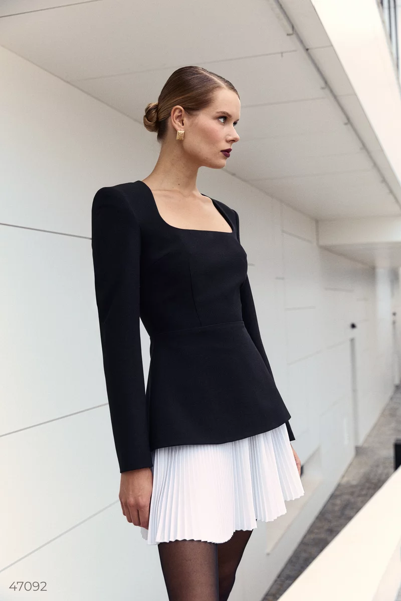 Black peplum dress with pleated skirt photo 2