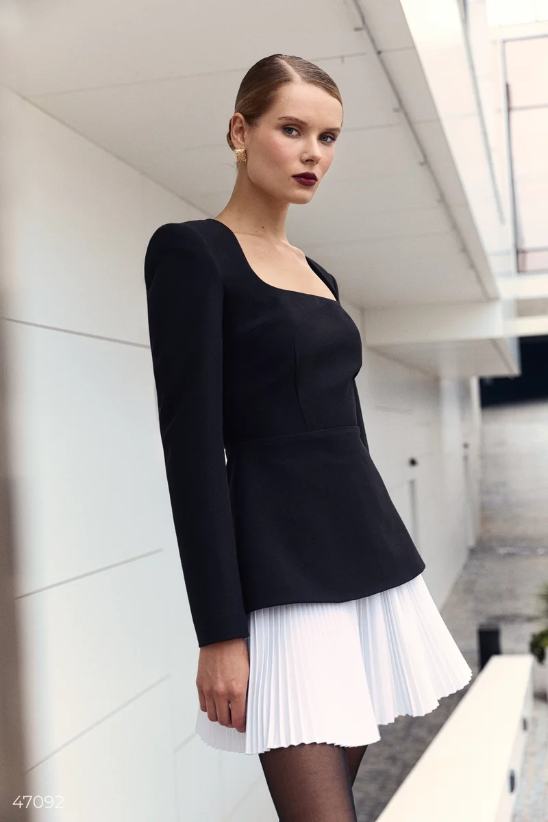 Black peplum dress with pleated skirt photo 4