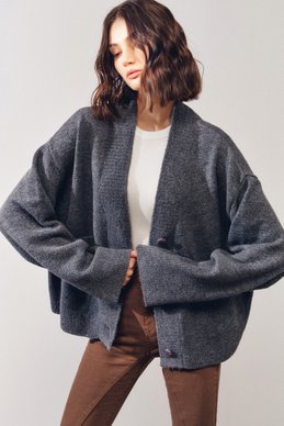 Gray knitted cardigan with pockets