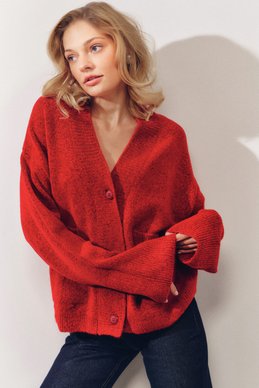 Red knitted cardigan with pockets