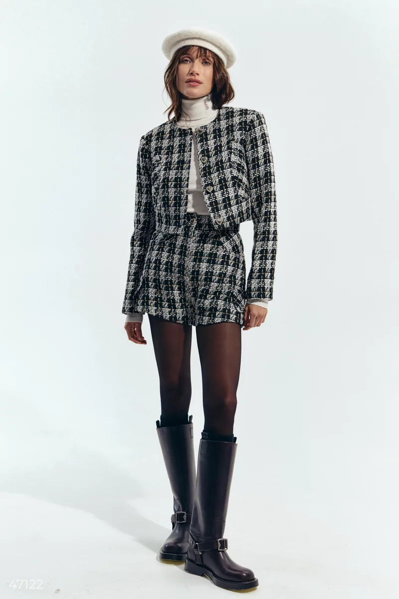 Suit of jacket and shorts with bouclé photo 1