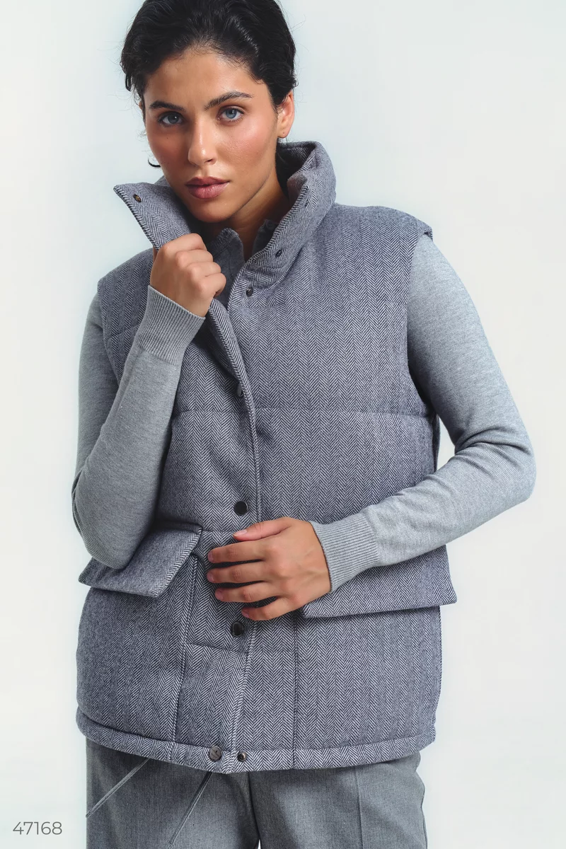 Gray quilted vest with pockets photo 3