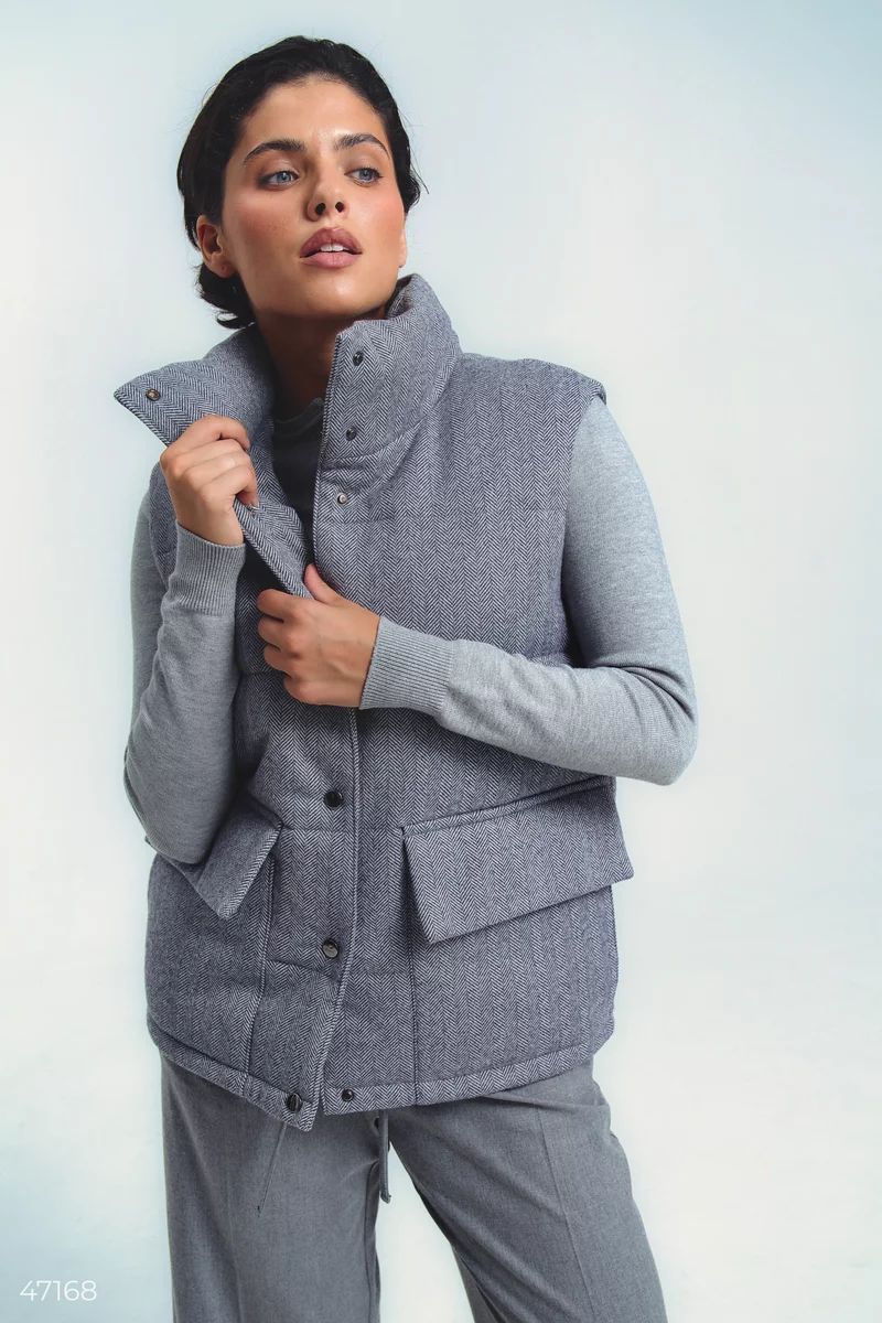 Gray quilted vest with pockets photo 4