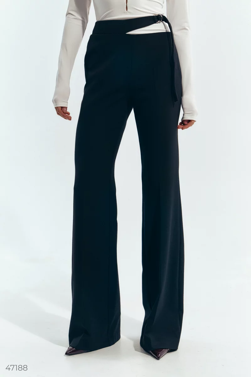 Black trousers with an asymmetric fastening photo 3