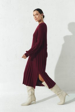 A dress with a relief bottom in the shade of Marsala photo 3