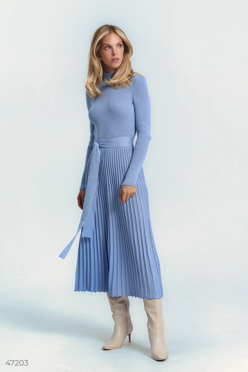 Blue knitted midi dress with pleating photo 5