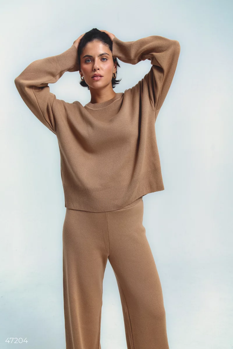 Beige knitted suit with pants photo 4