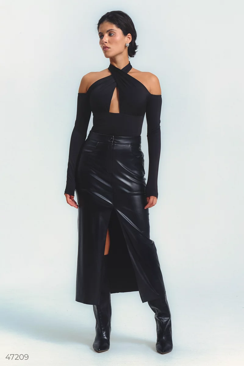 Midi leather skirt with slit photo 2