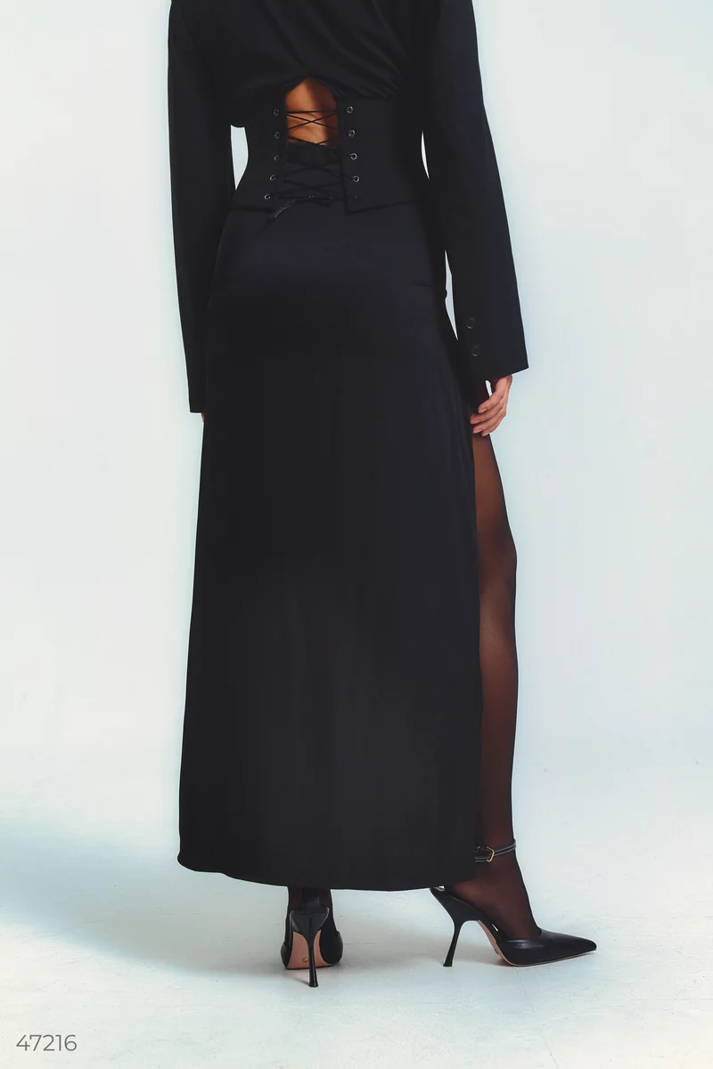 Black maxi skirt with a high cut photo 5