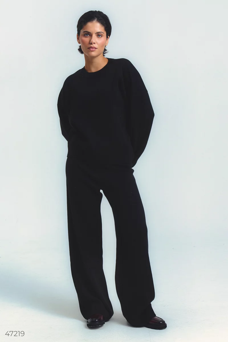 Black knitted suit with trousers photo 2