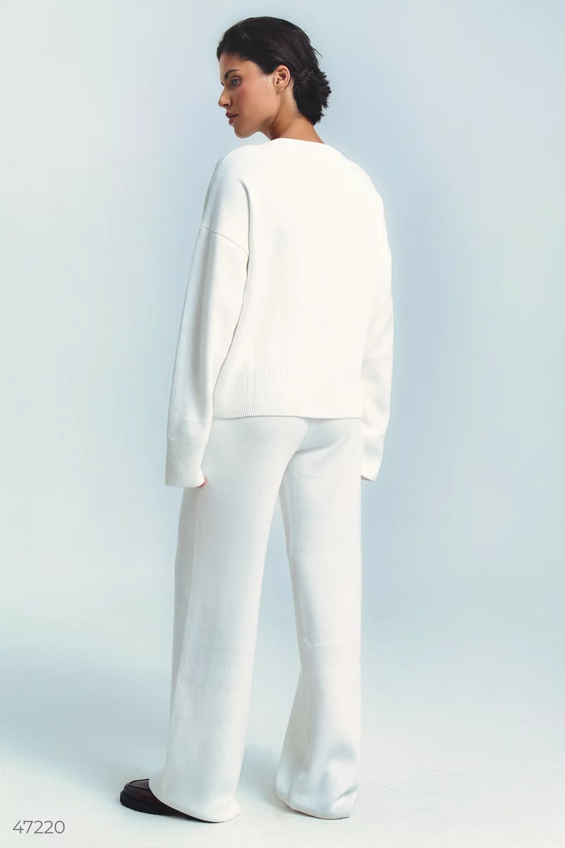 Milk knitted suit with trousers photo 5