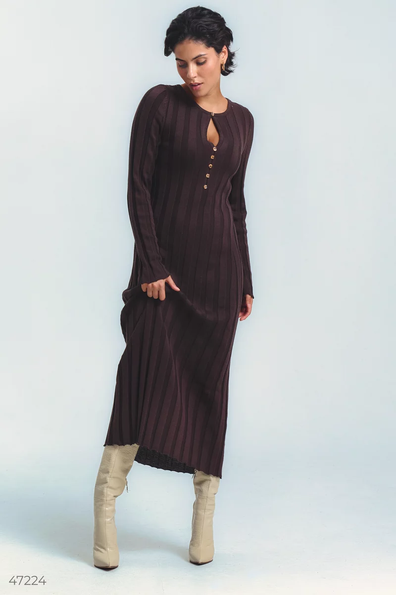 Brown knitted midi dress with buttons photo 5