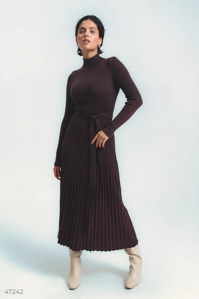 Chocolate pleated knitted midi dress photo 2