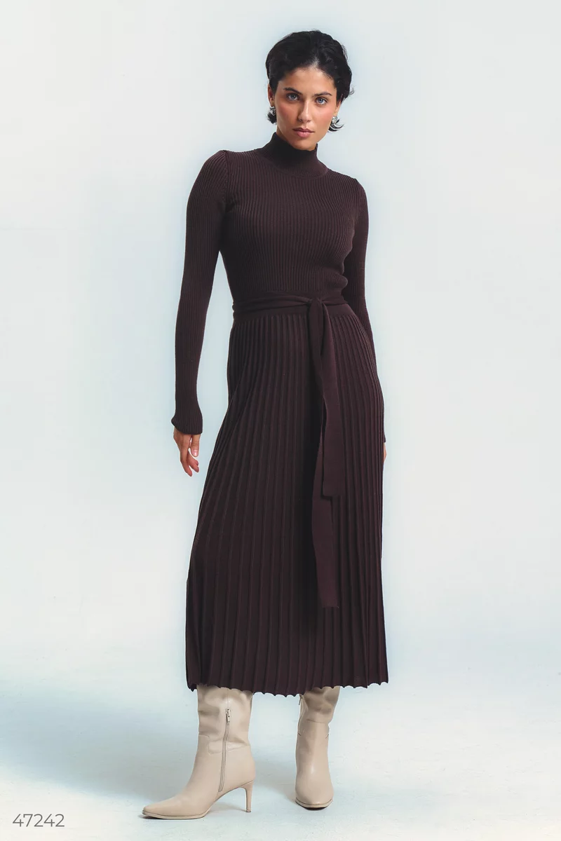 Chocolate pleated knitted midi dress photo 5