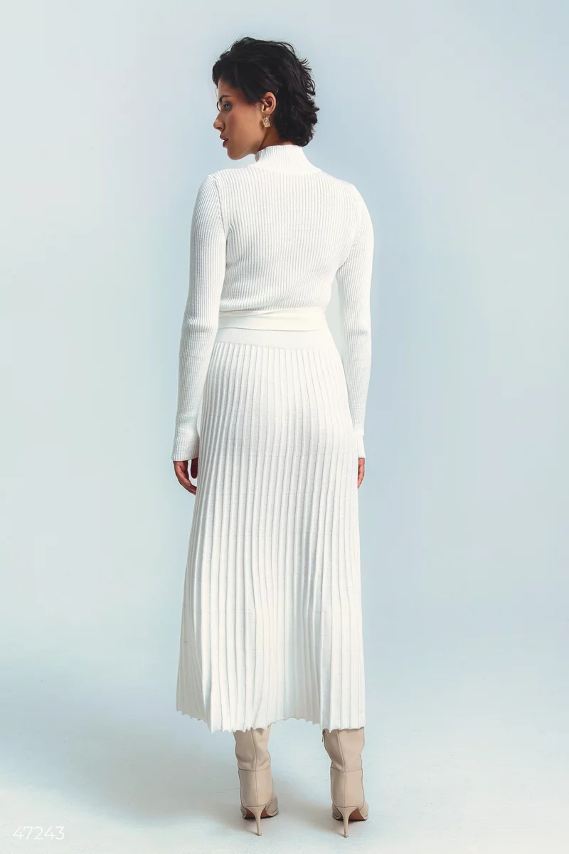 Milk knitted midi dress with pleating photo 3