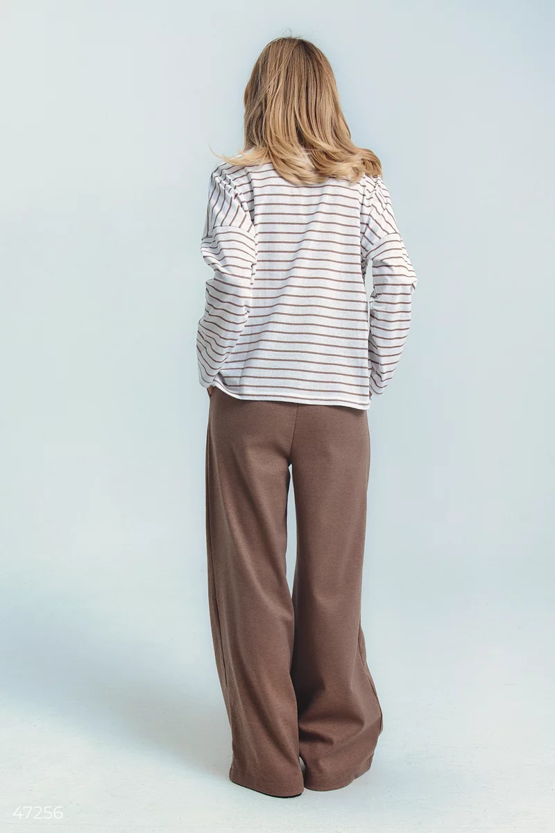 Oversized knitted longsleeve in a beige stripe photo 4