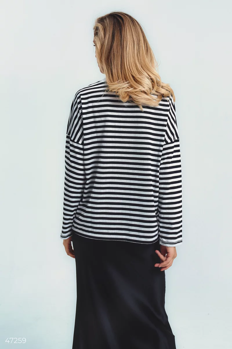 Oversized knitted longsleeve in black stripe photo 3