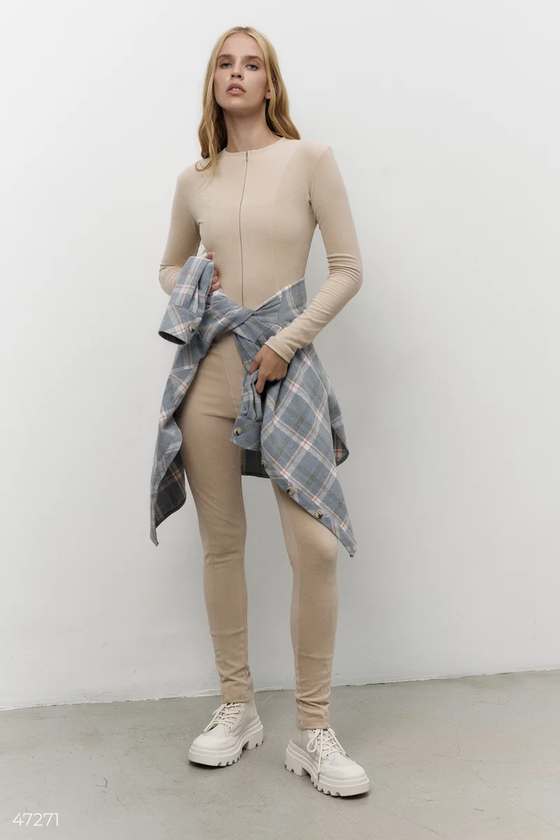 Beige jumpsuit with long sleeves photo 1