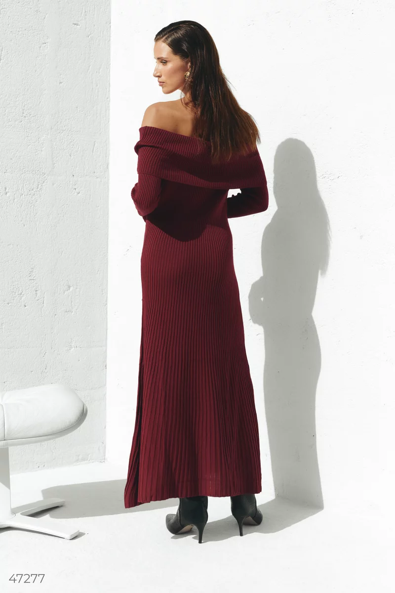 Burgundy knitted dress with open shoulders photo 5