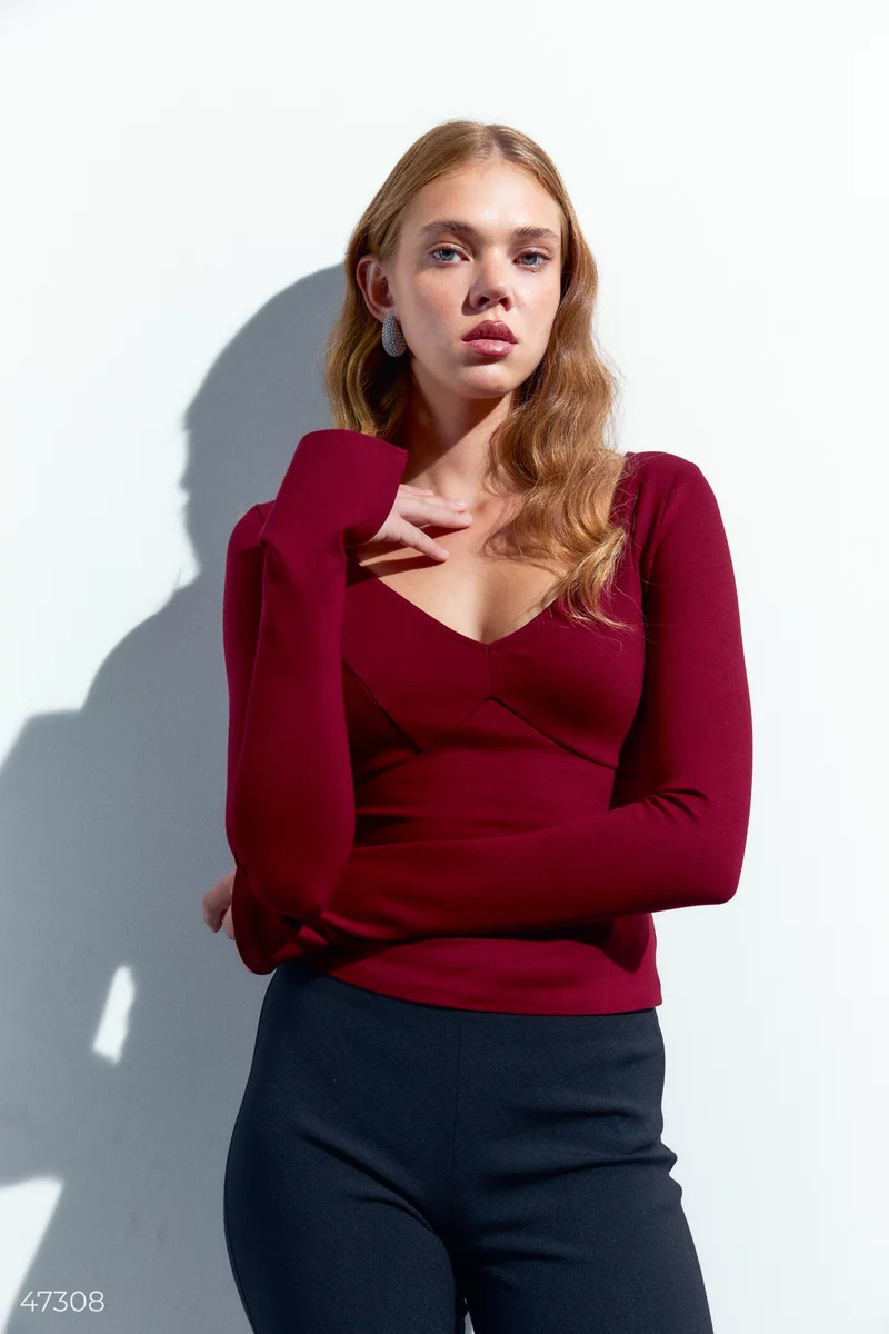 Knitted longsleeve in burgundy shade photo 5