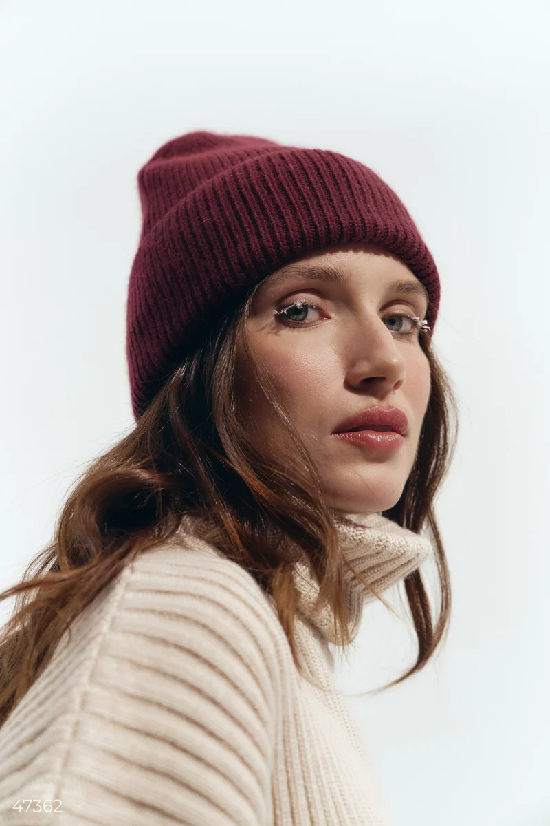 Angora hat with a burgundy-colored lapel photo 1