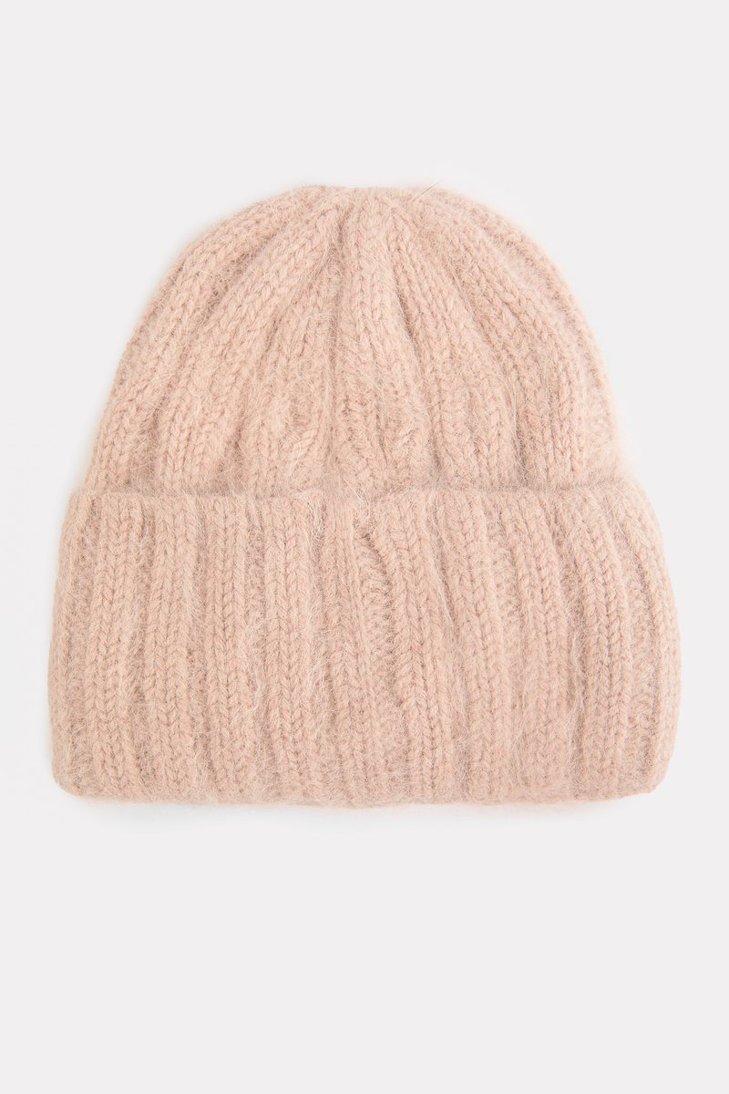 

Бежева ангорова шапка з відворотом