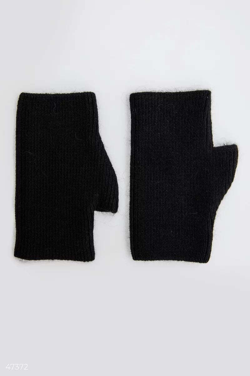 Black gloves-mittens photo 1