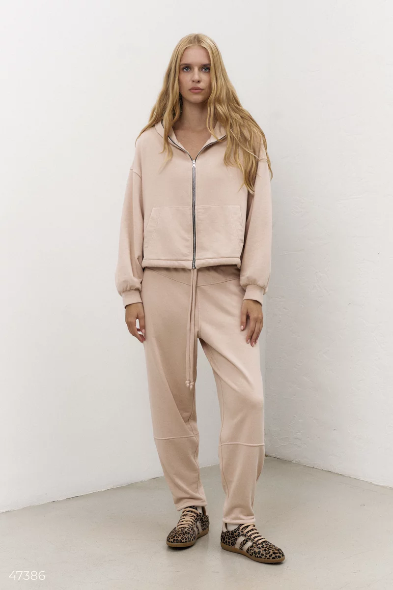 Beige suit with a hoodie and pants photo 2