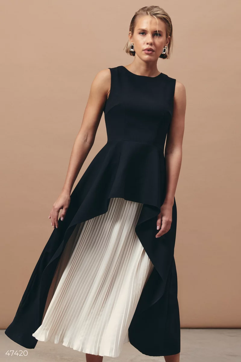 Black maxi dress with pleated skirt photo 1