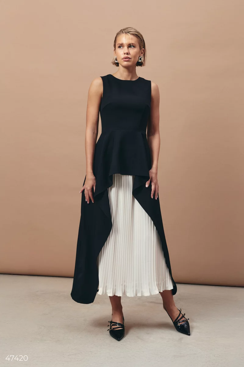 Black maxi dress with pleated skirt photo 2