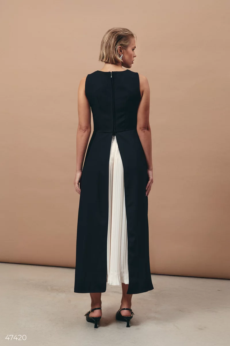 Black maxi dress with pleated skirt photo 5