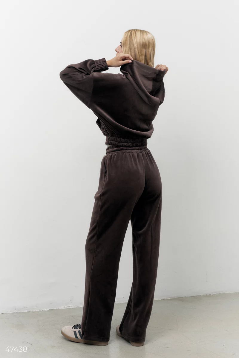 Velor suit with pants of a chocolate shade photo 5