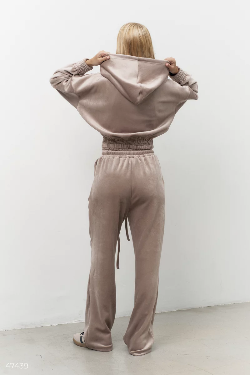 Beige velor suit with pants photo 4