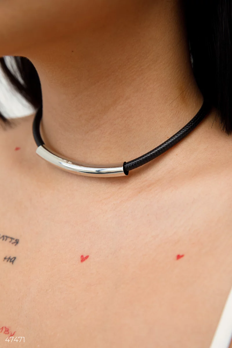 Black choker with metallic insert photo 2