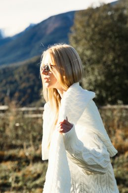 Milk elongated sweater with braids