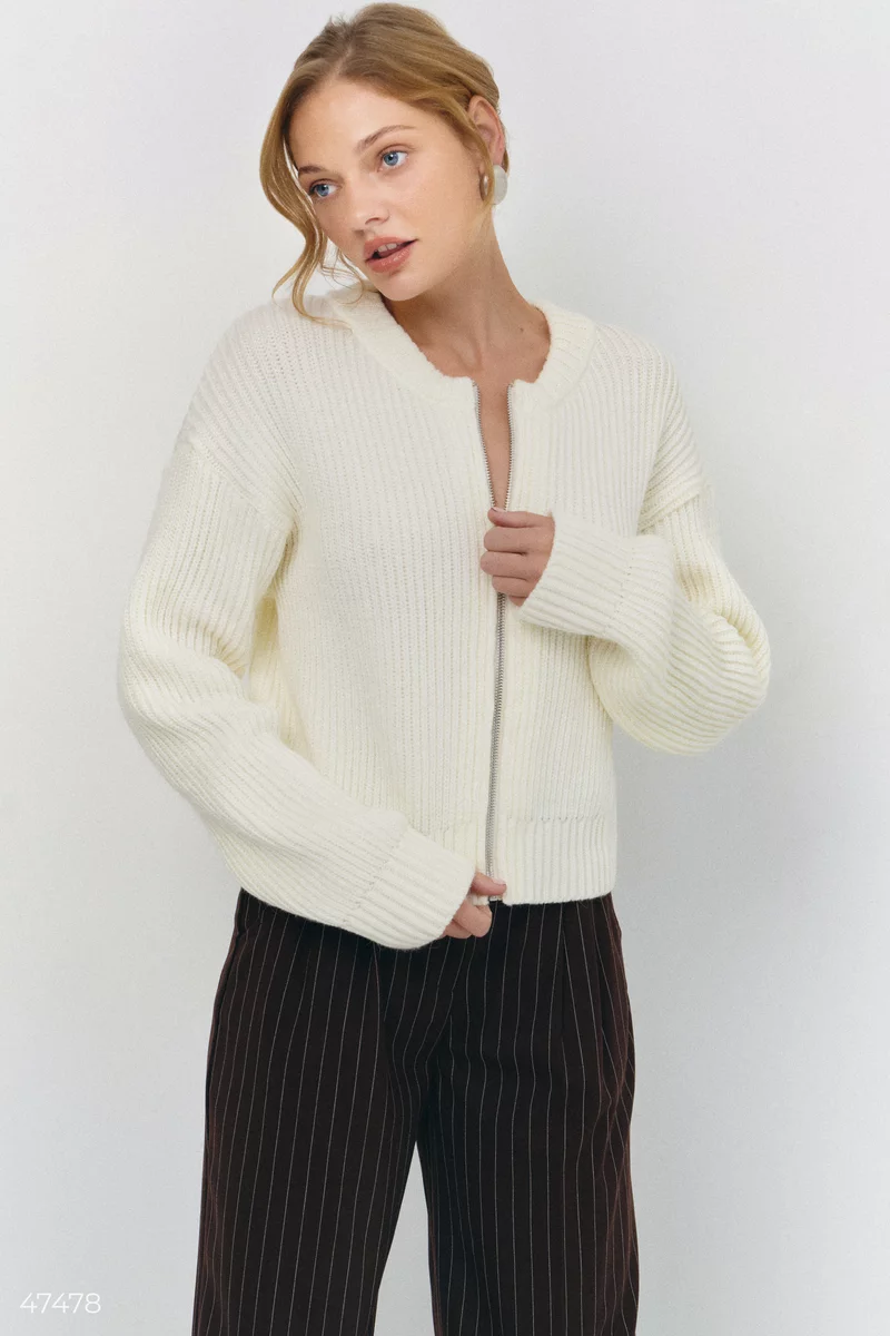 Milk knitted cardigan with a zipper photo 1