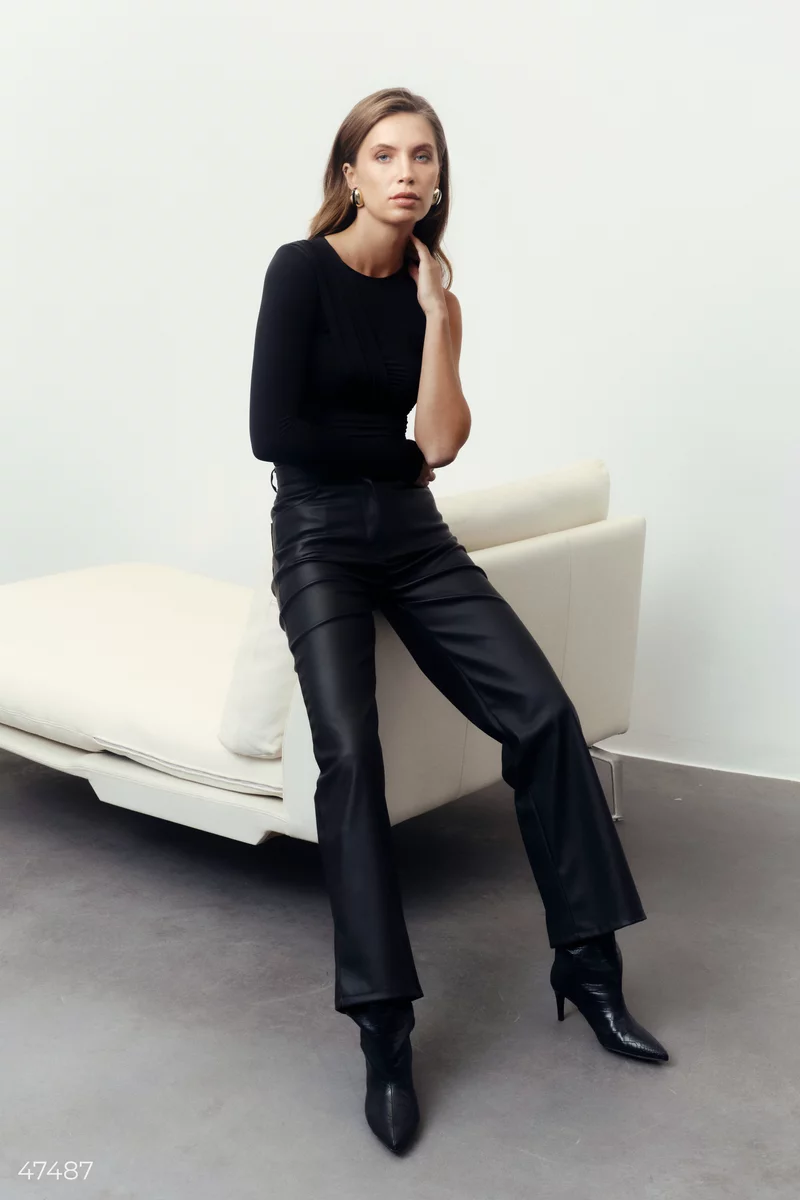 Black straight-cut pants made of eco-leather photo 1