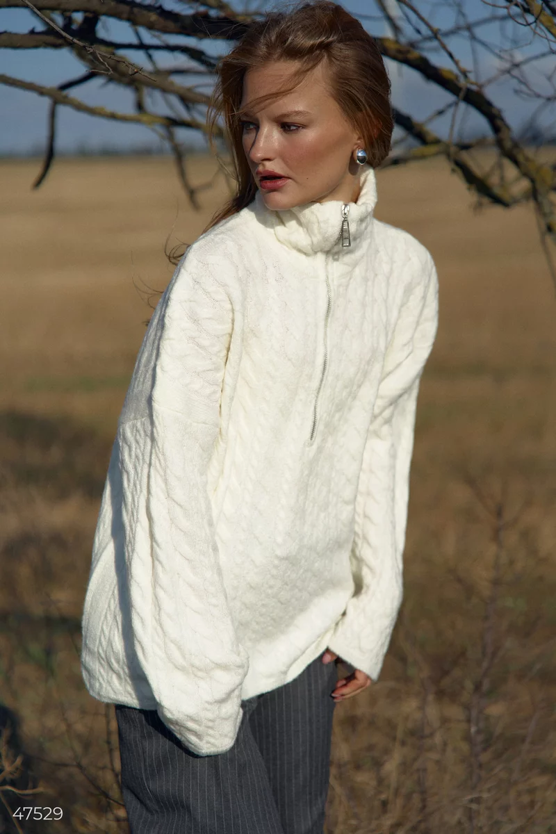 Milk elongated sweater oversize photo 1